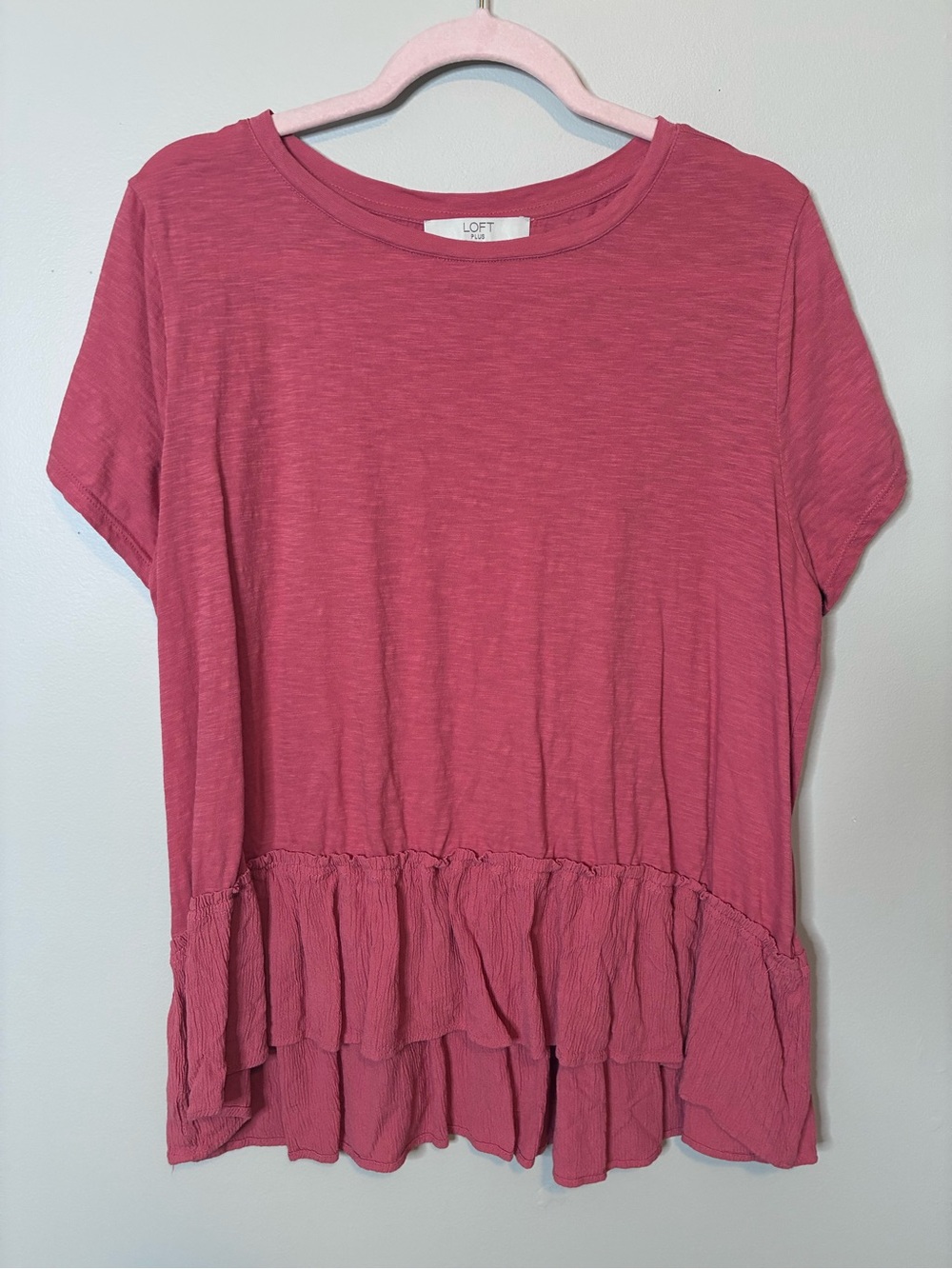 LOFT Plus Pink Peplum Tee Top Size 16/18 Soft Lightweight Ruffle Hem Casual